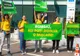 GREENPEACE ROMÂNIA A PROTESTAT ÎN FAȚA SEDIULUI ROMGAZ DIN CAPITALĂ