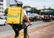 UN FOST DEȚINUT CONDAMNAT PENTRU TENTATIVĂ DE OMOR A BĂTUT UN LIVRATOR GLOVO