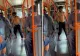 Scenă șocantă într-un autobuz STB: un pasager agresiv, demonstrație de arte marțiale. Ce spune compania – VIDEO