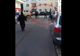 VIDEO. Bătaie în fața unui supermarket din jud. Vâlcea: un copil, rănit grav în altercație. Cinci bărbaţi au fost reţinuţi